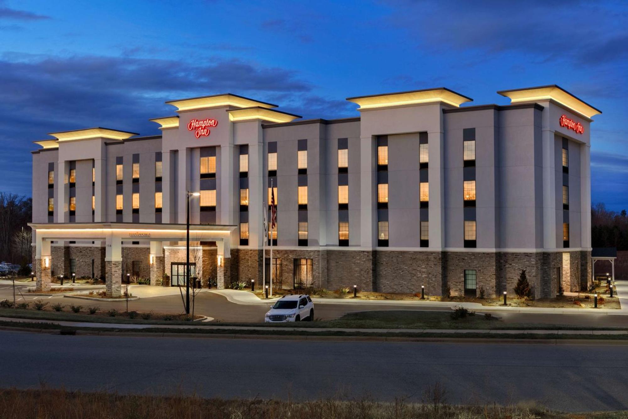 Hampton Inn Кернерсвилл Экстерьер фото